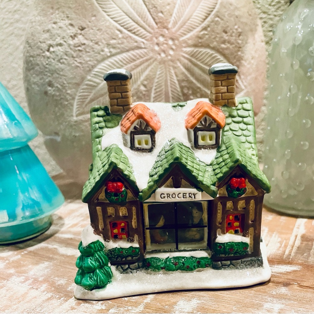 Cobblestone Corners - Holiday Village - Grocery - Vintage - 2002